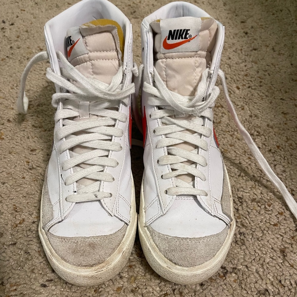 Nike Women’s Blazer Mid ‘77